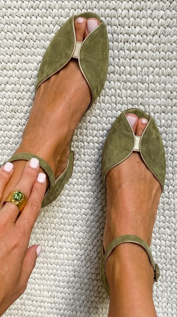 Olivia | Elegantne sandale u boji kadulje