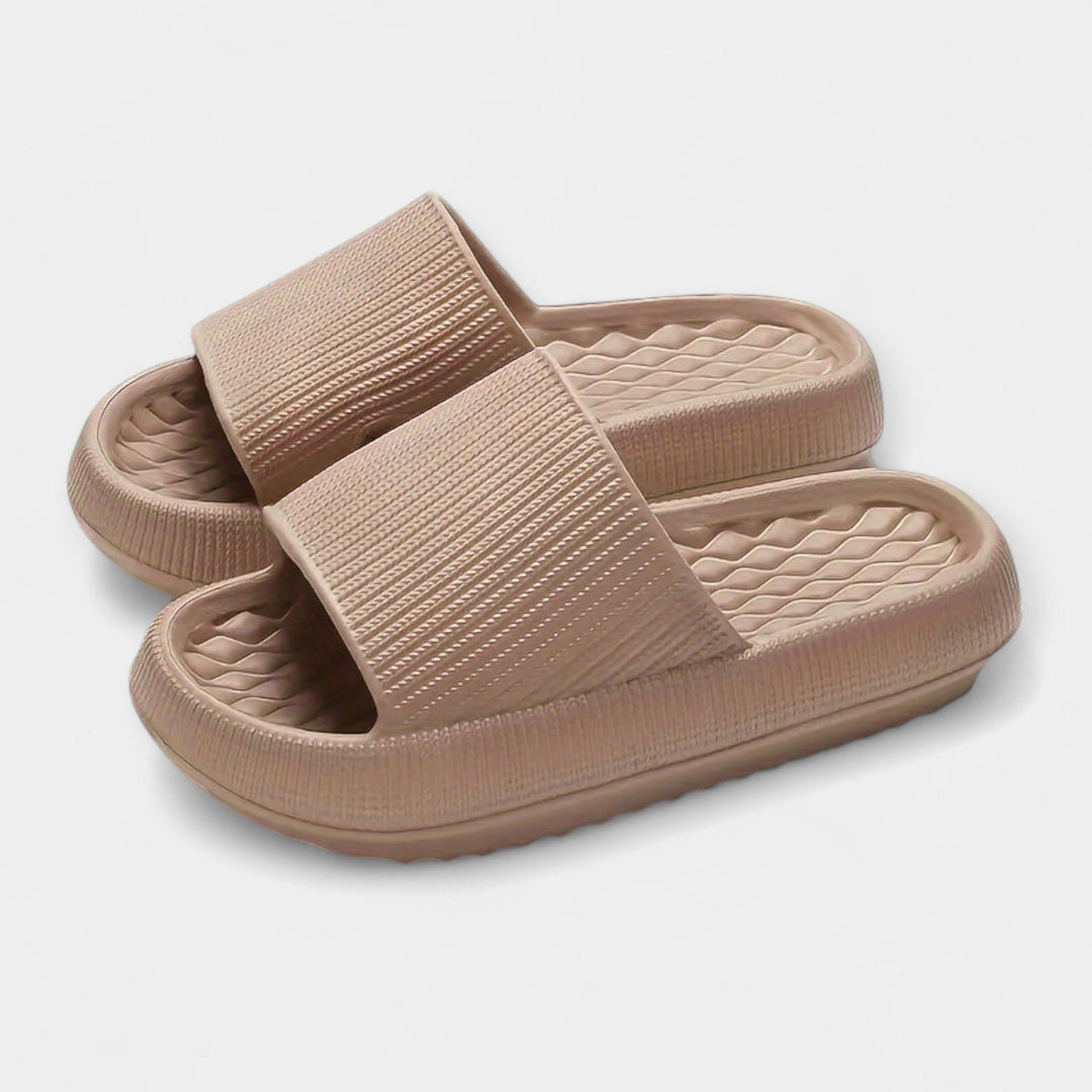 Ljetne slip-on sandale s debelim đonom