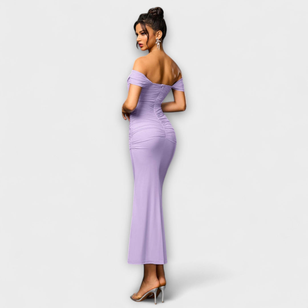 Bodycon haljina s otkrivenim ramenima i volanima