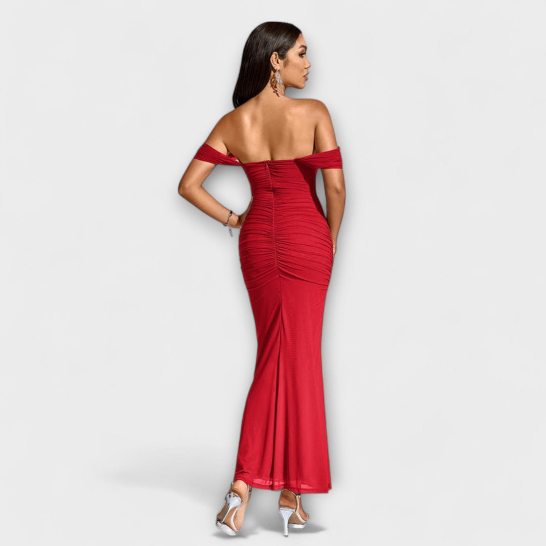 Bodycon haljina s otkrivenim ramenima i volanima