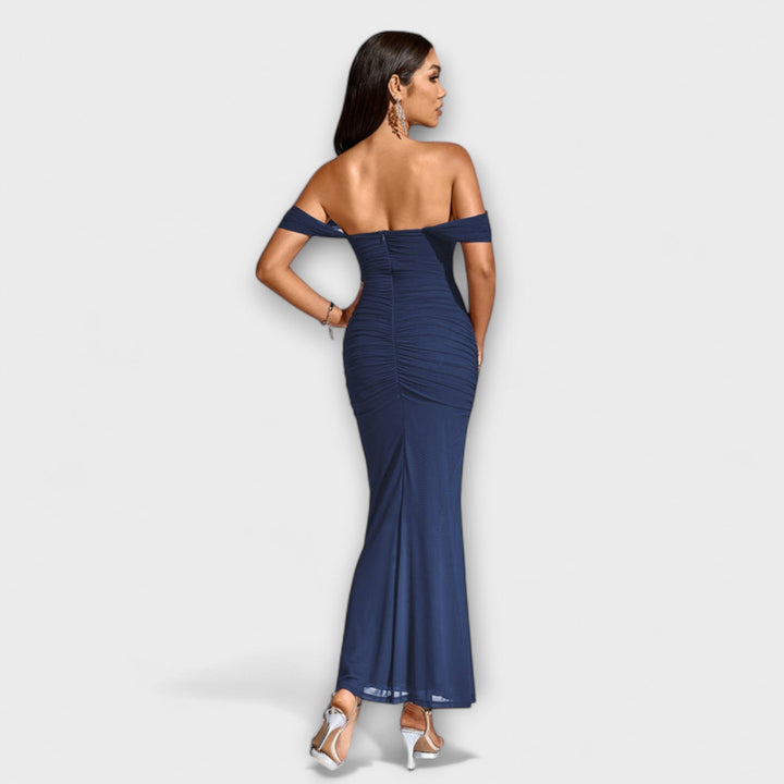 Bodycon haljina s otkrivenim ramenima i volanima