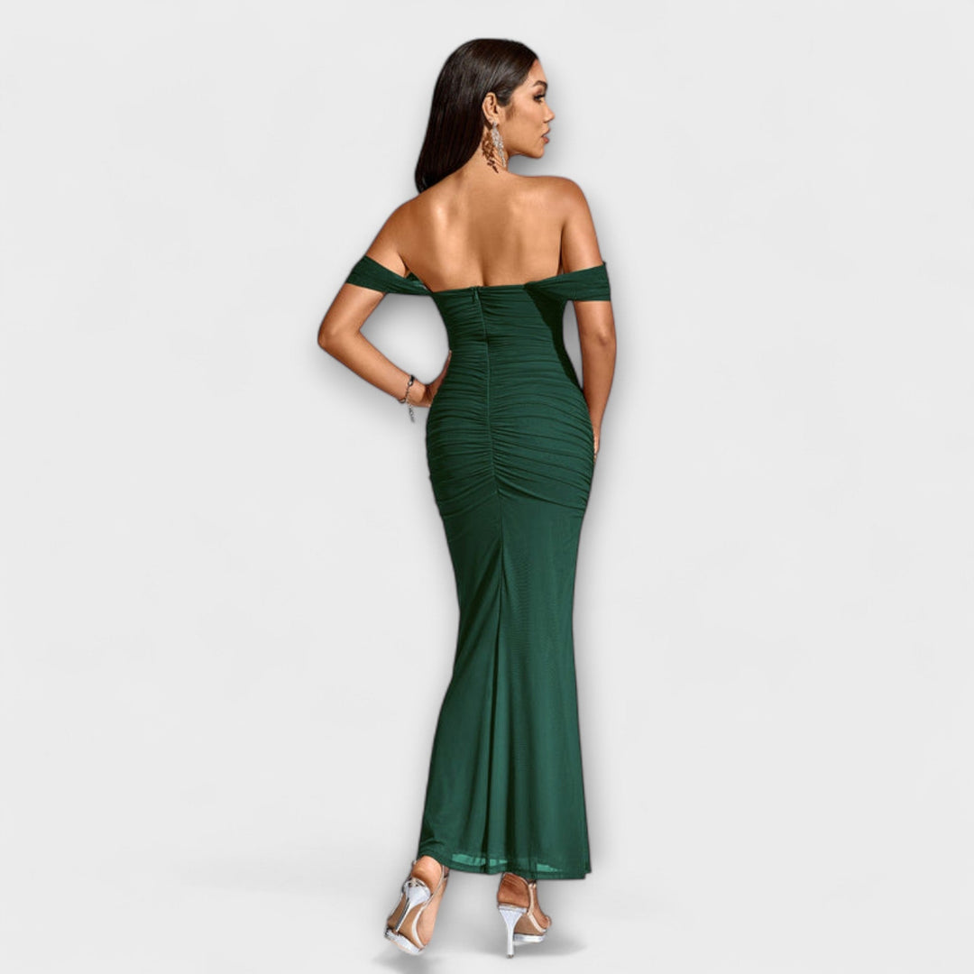 Bodycon haljina s otkrivenim ramenima i volanima