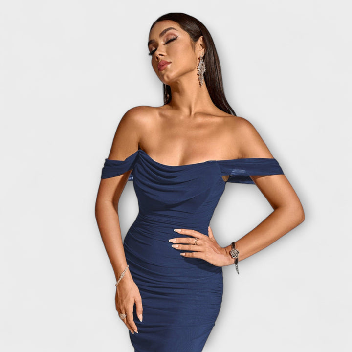 Bodycon haljina s otkrivenim ramenima i volanima