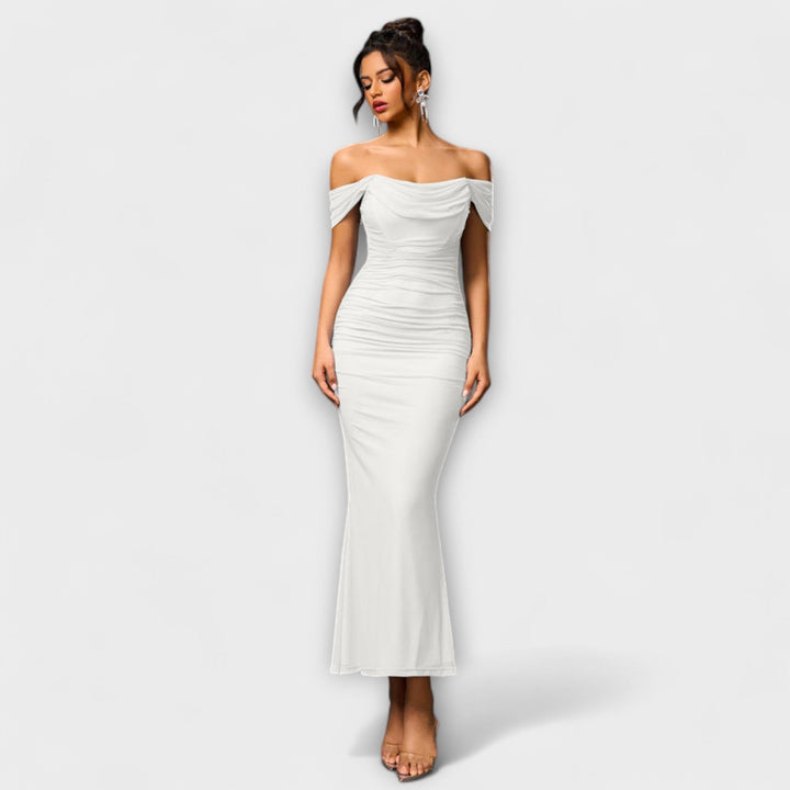 Bodycon haljina s otkrivenim ramenima i volanima