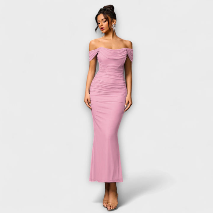 Bodycon haljina s otkrivenim ramenima i volanima