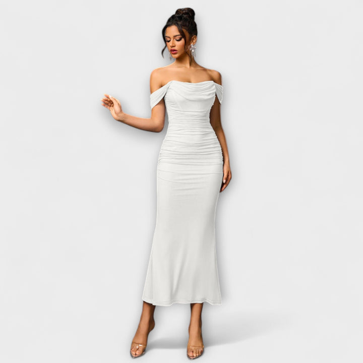 Bodycon haljina s otkrivenim ramenima i volanima