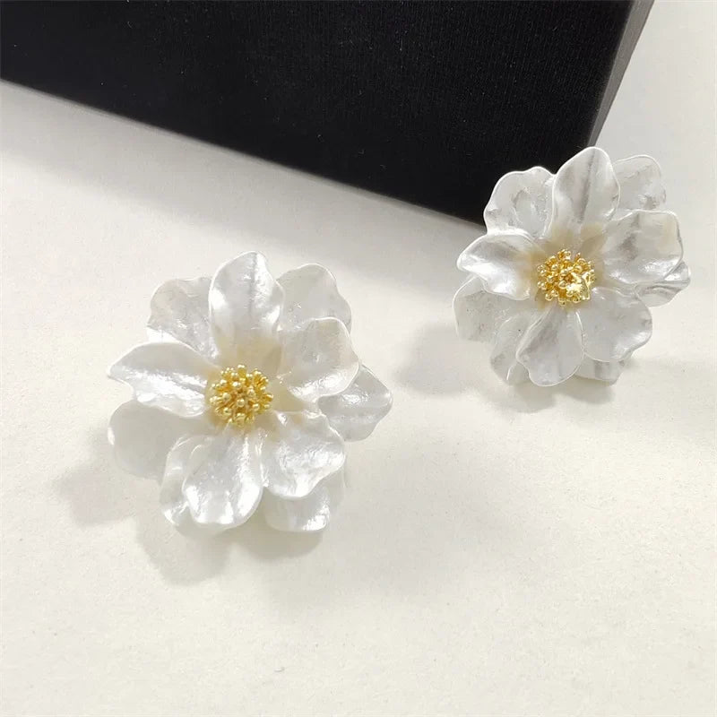 Naušnice Blommörhängen od Bijelog Akrila