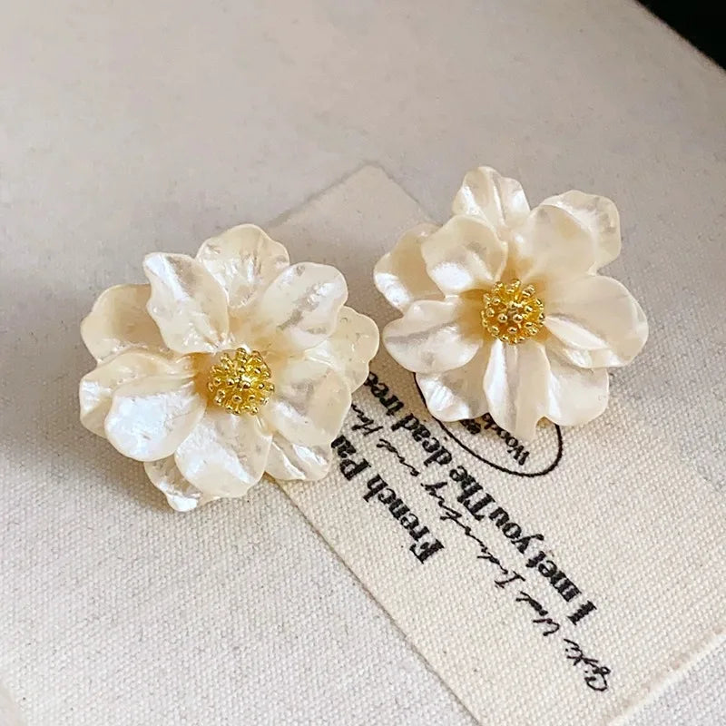 Naušnice Blommörhängen od Bijelog Akrila