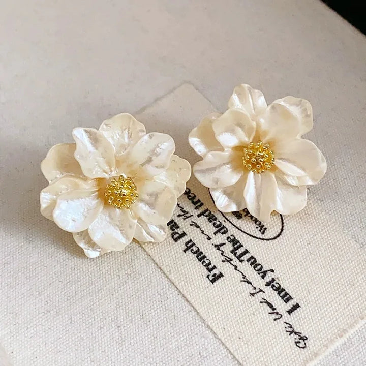 Naušnice Blommörhängen od Bijelog Akrila