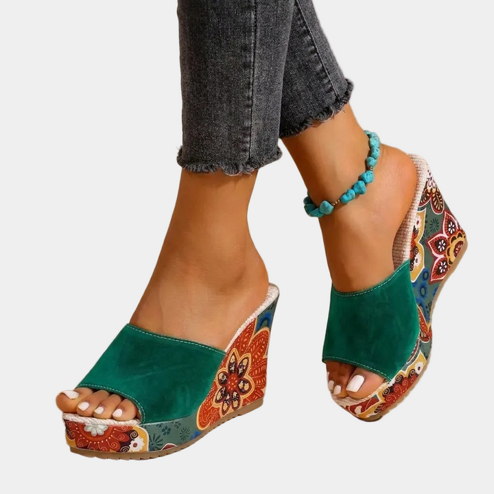 Ionela - Sandale s potpeticom i cvjetnim printom